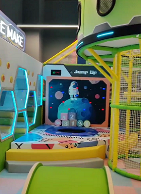 Батут Банана Сити в центре Первый