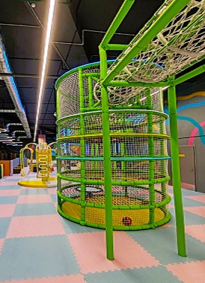 Сетчатый лабиринт Банана Сити в первом центре